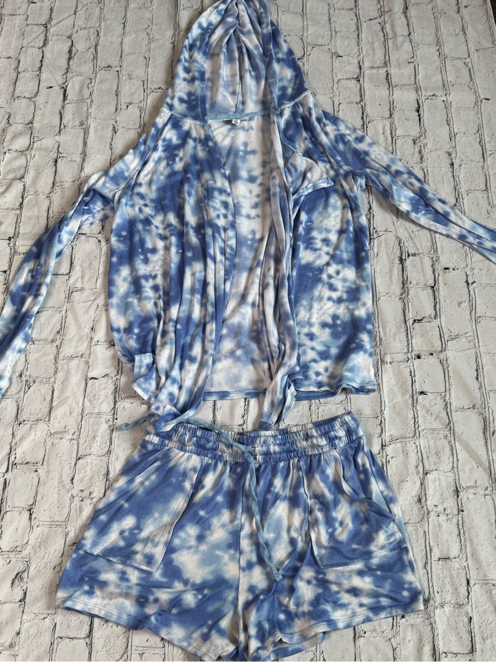 Two piece set